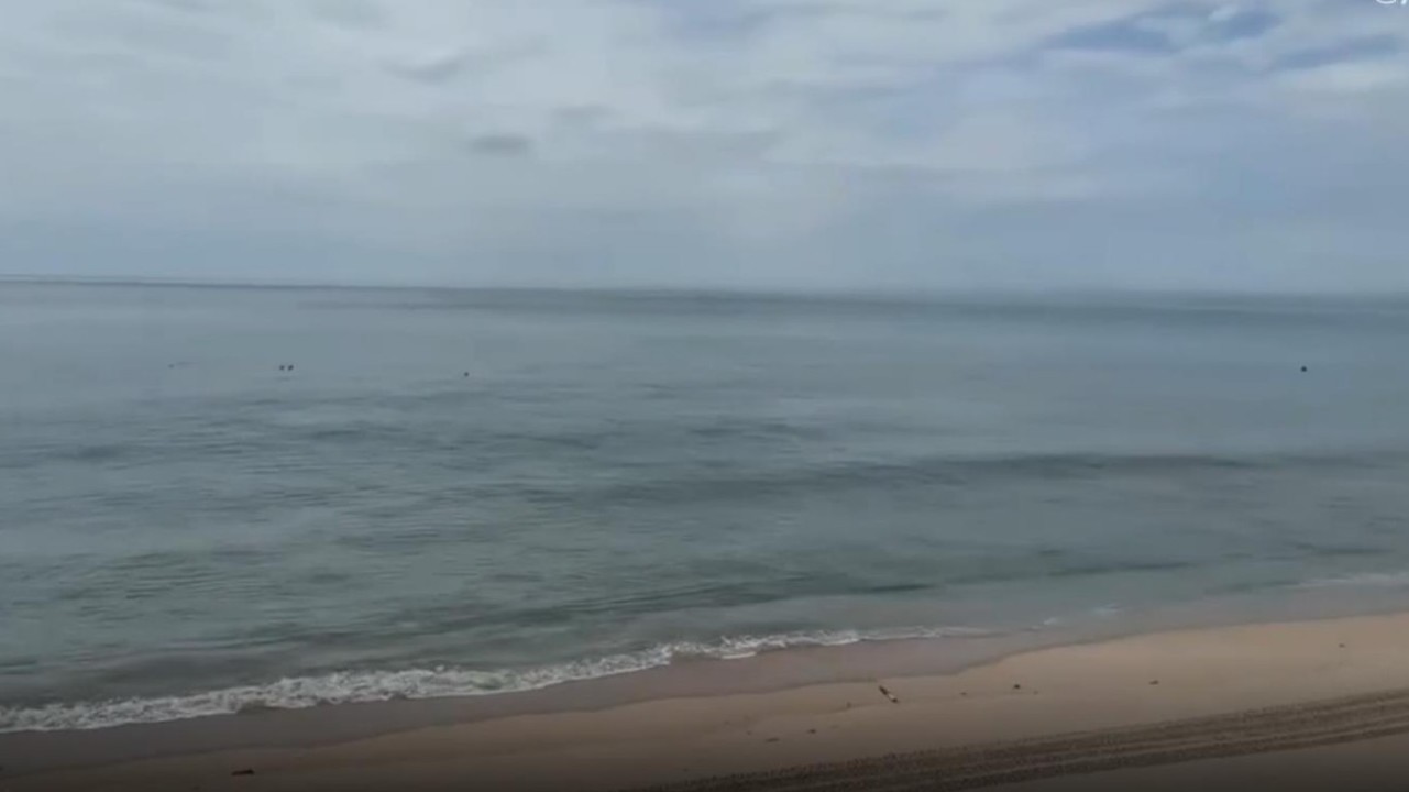 台风“杜苏芮”靠近,平时游人如织的汕头前江湾已空无一人! 台风“杜苏芮”靠近,平时游人如织的汕头前江湾已空无一人!