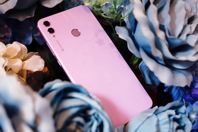 女孩子都无法抗拒的美:荣耀8X梦幻紫真机体验