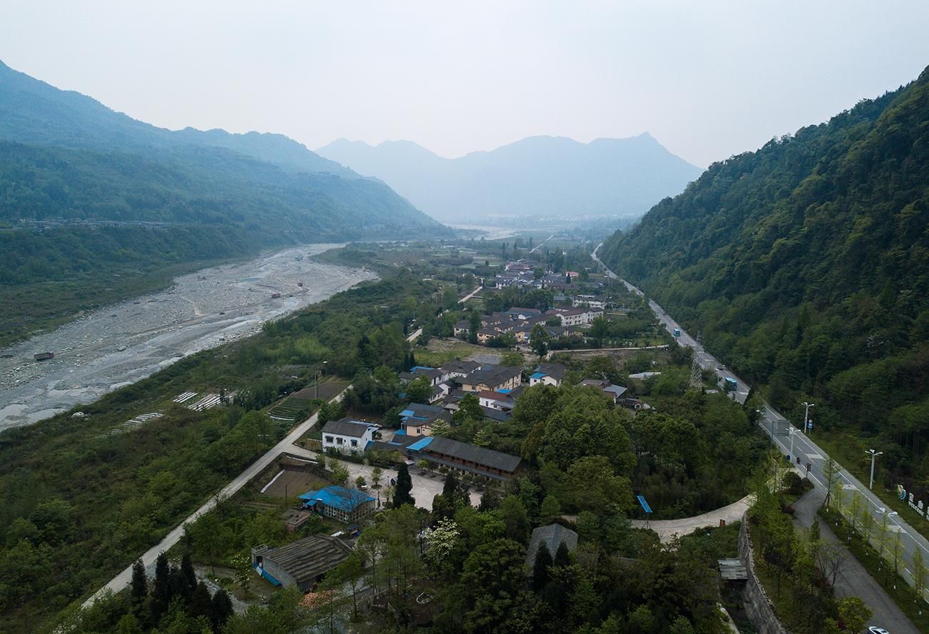 航拍四川成都的新农村,这里的生活与环境让都