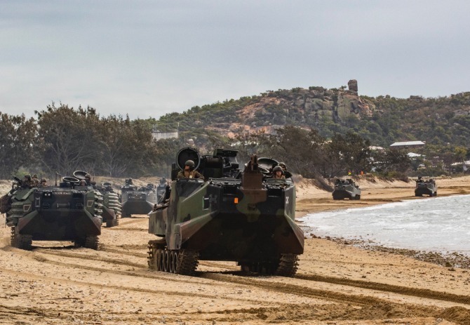 “护身军刀-2019”包含实地演习，其中有兵力准备（物资技术保障）、登陆兵登陆、陆军演习、城内行动、空中及海上行动以及特种兵力行动。