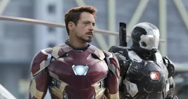 《复联3》战争机器带伤出战,打灭霸时他完全是