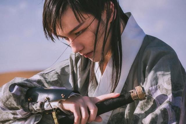 AJ成电竞女装大佬,古风美男称号易主,网友:诺夏