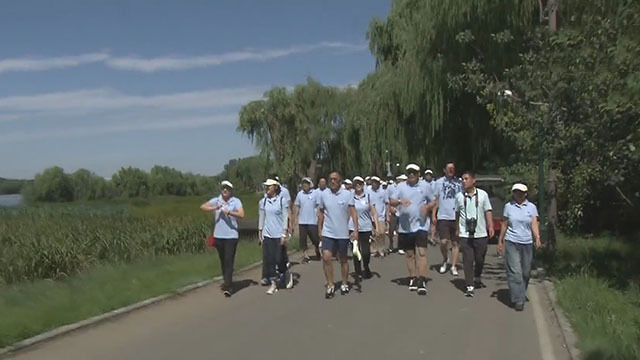 倡导绿色出行 大运河畔跑步骑行 倡导绿色出行 大运河畔跑步骑行