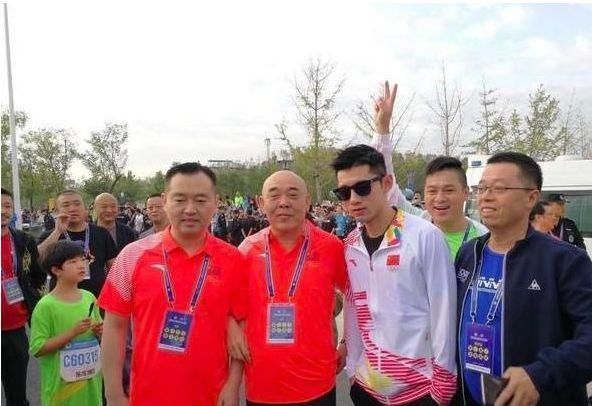 刘国梁上任乒协一把手,张继科刘国梁共同出席