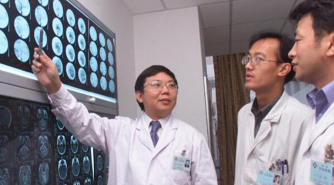 王拥军:努力做“卓越医生”队伍中的一员 王拥军:努力做“卓越医生”队伍中的一员