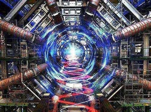 科学家利用强子对撞机发现灵魂出窍现象,与民