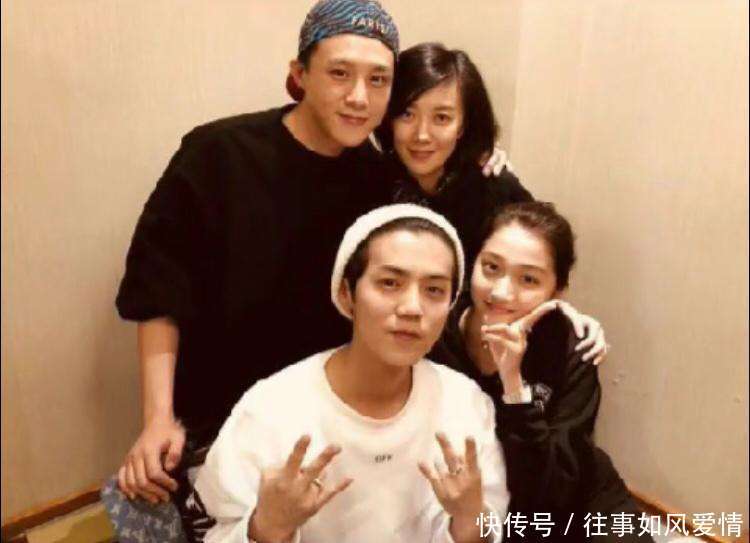 鹿晗亲吻关晓彤34秒,关晓彤的这个动作亮了,网