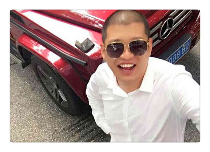 快手主播巴扎黑和娜美,在二驴的直播间互骂,导