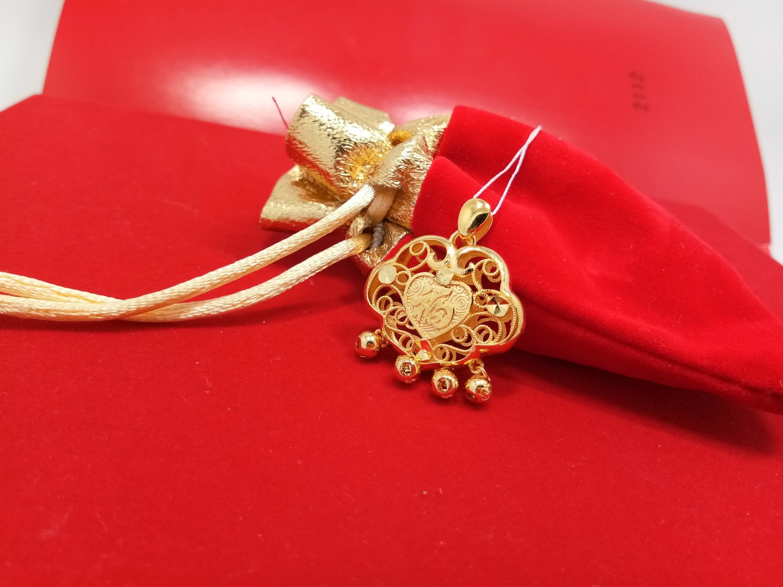 长命锁材质讲究多金锁银锁哪种好怡朵来解答