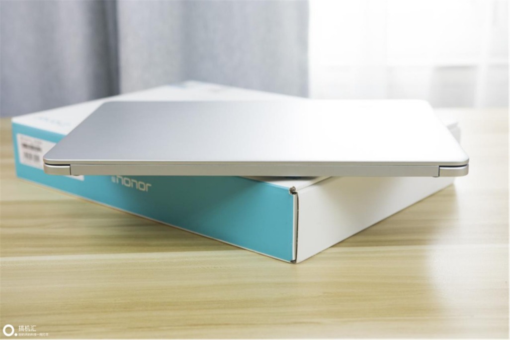 荣耀MagicBook锐龙触屏版评测,碾压小米的性