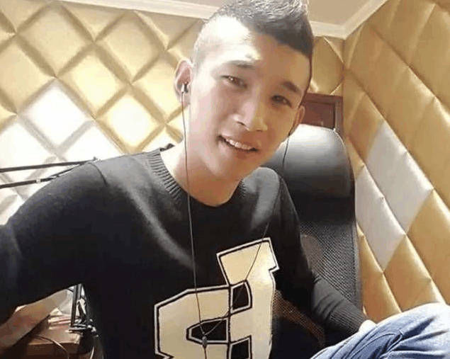 李天佑重返直播间, 如同丧家之犬, 声称被封杀是