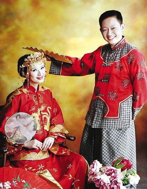 52岁王志文老来得子,妻子竟这么美,网友直呼"不公平"?