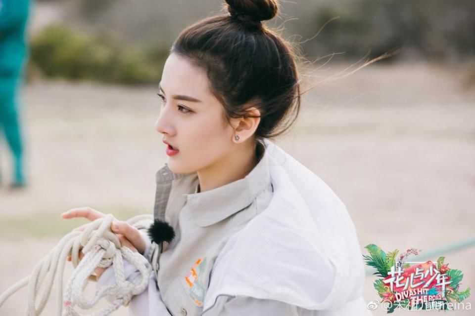 宋祖儿教你春夏最流行的活力发型