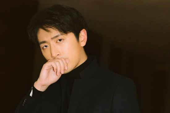 参演韩寒的《后会无期》,客串周星驰的《美人鱼》,接替徐峥成为王宝强