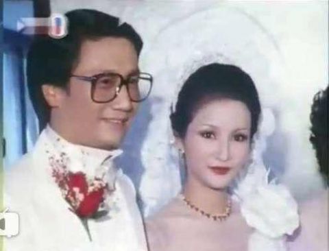 谢贤2任妻子年轻照片,明白谢贤为何对第一任念