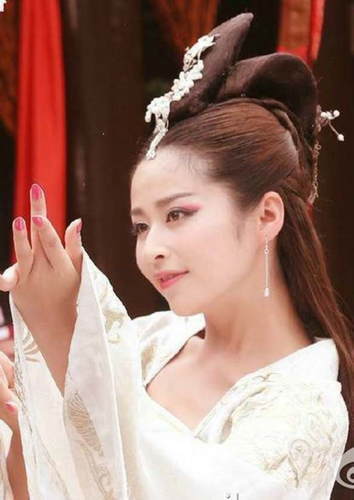 八位"狐狸精苏妲己" 林心如妖艳十足张馨予娇媚入骨,而她太生动妖孽了