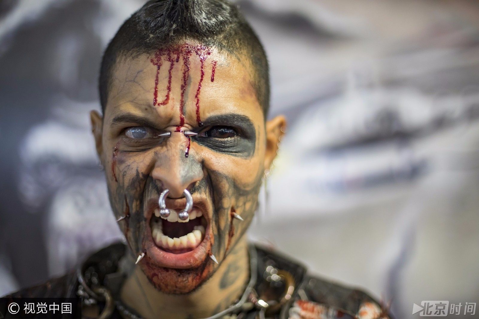 巴西圣保罗纹身周开幕 诡异"刺绣"闪瞎眼