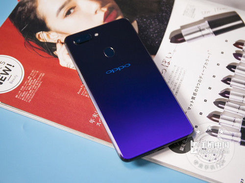 曲面大屏快充拍照 OPPO R15售价2699元