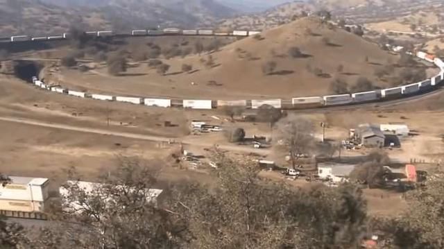 全球最长一列火车,全长约7353米,已经被入选吉