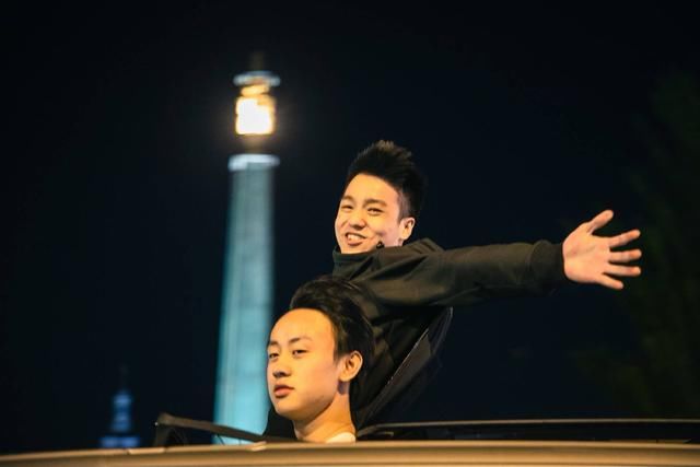 LOL:RNG登顶世界战队排行榜,放飞自我的小明