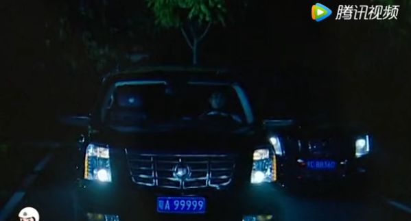 周星驰《美人鱼》中粤A99999座驾惊现南昌 周星驰《美人鱼》中粤A99999座驾惊现南昌