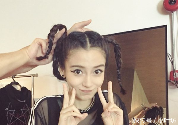 女星扎双马尾,迪丽热巴像芭比娃娃,杨幂清纯,赵