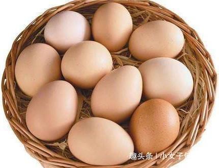早上空腹吃一个煮鸡蛋,有三个好处,女人应该多