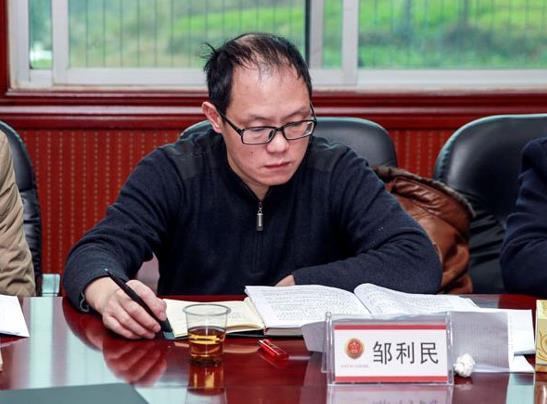 重庆荣昌区公安局常务副局长在办公室自杀死亡