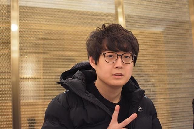 kt再遭skt吊打,mata直言uzi是世界上最好adc,网友:那deft