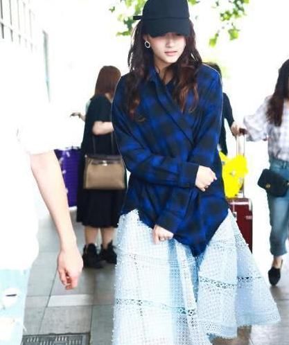 关晓彤没卸妆就去赶飞机,未p图的她成了这样子