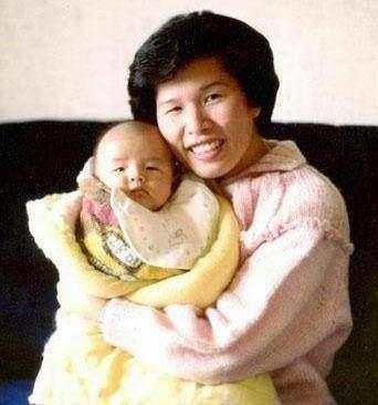 4岁小糯米正面照和杨幂极像, 而周杰伦的一岁