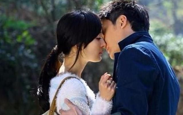杨幂和冯绍峰,《命运交响曲》的吻戏.