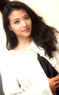 她是最美周芷若,有过九段传奇爱情,却都没有结局