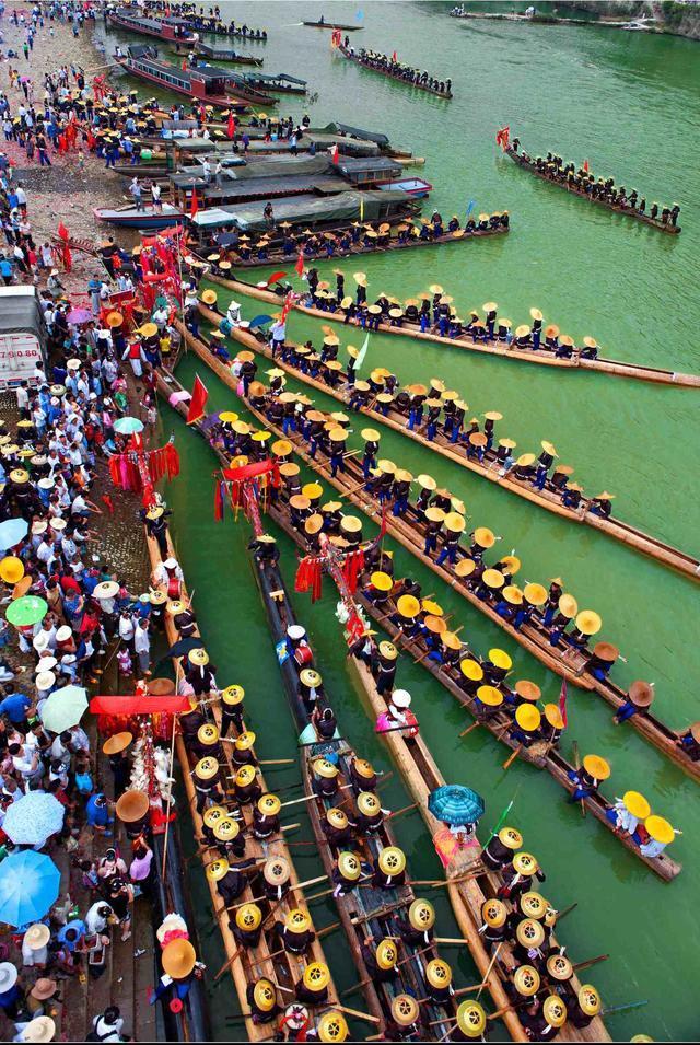 一年一度的贵州苗族独木龙舟节又来了!