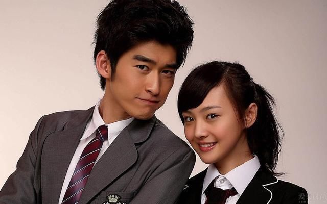 当年张翰多爱郑爽这几张照片能看出来,如今二