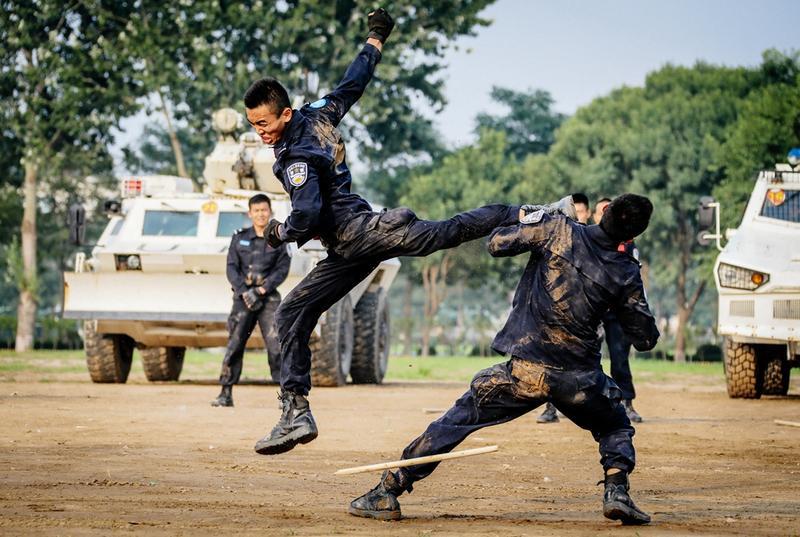 美国维和警察图片