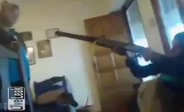 悲剧!阿根廷13岁少年玩猎枪意外射杀女孩 悲剧!阿根廷13岁少年玩猎枪意外射杀女孩