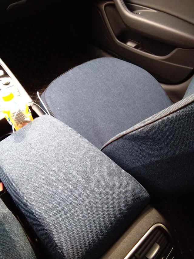 新款奥迪A6L座套安装。附带图片