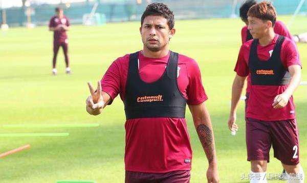 微博官宣?孔卡基本确定留队,埃神将成上港牺牲