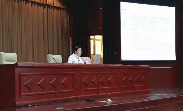 海珠|好党员邓敏:她以一腔热忱诠释共产党员的
