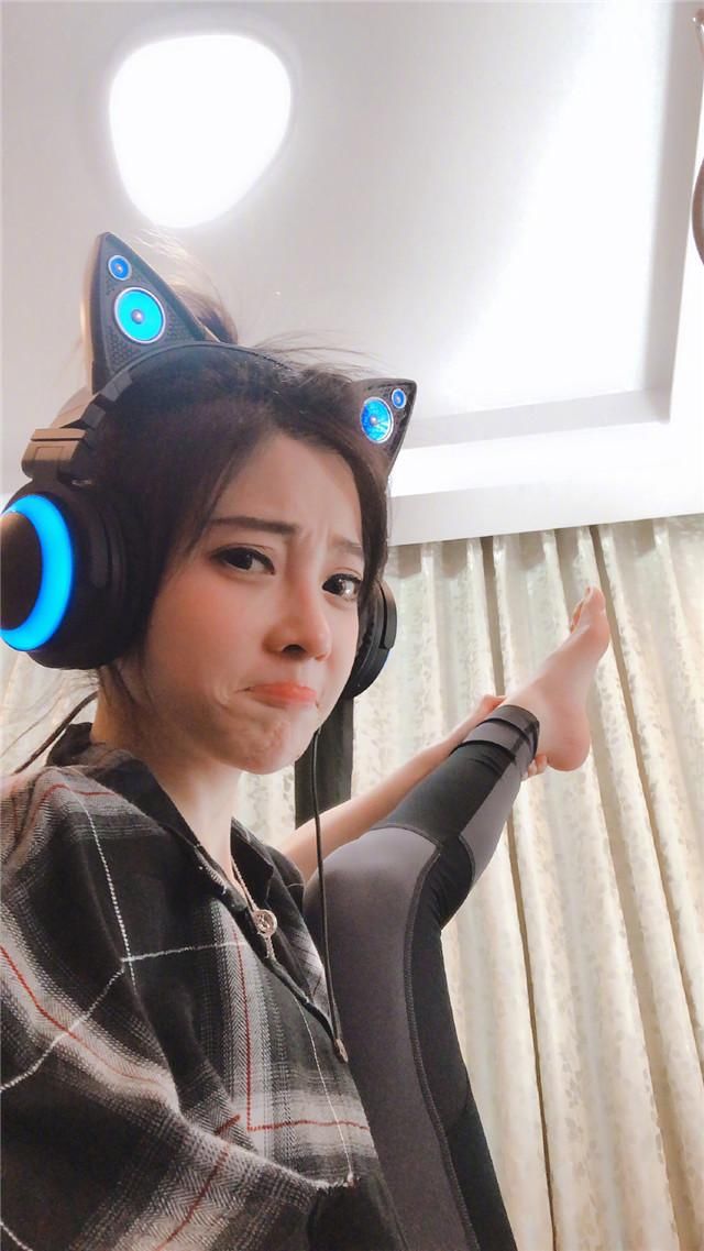 天佑离开后斗鱼主播因祸得福收益上涨,冯提莫