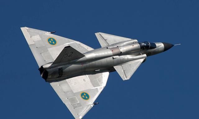 F16总师嘲笑歼20: 鸭翼装对手身上最好? 已笑