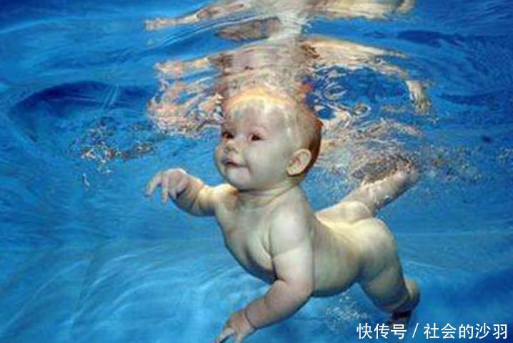 为什么婴儿出生就会游泳,长大却不会了?听听专