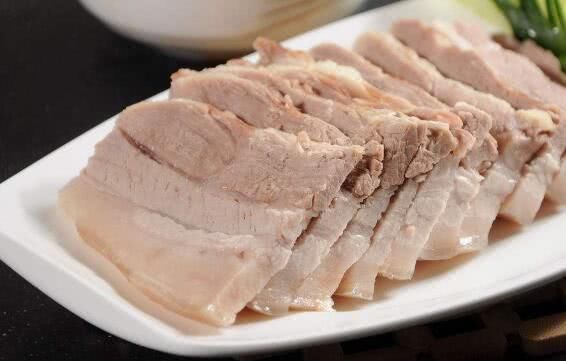 如何做出好吃的蒜泥白肉?肉要这么煮熟,口感细嫩,香味最特别