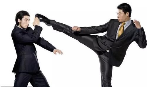 陕西富婆招司机,开百万豪车,月薪十万,却半年无