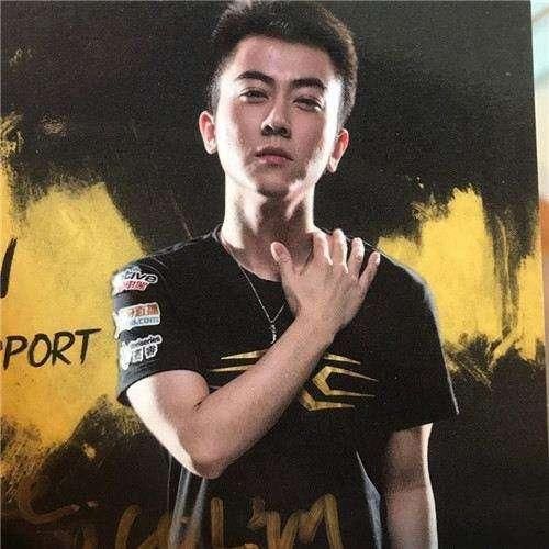 蛇哥线下自证没达标,直播生涯或已到头,企鹅不