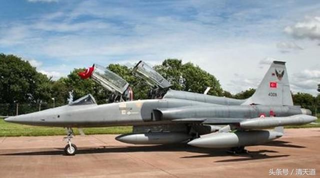 青睐中国歼7战机的不只是中小国家,美军也花钱