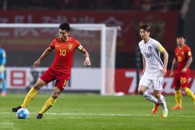 里皮已绝望,国足队员被曝赛前曾购买啤酒归队