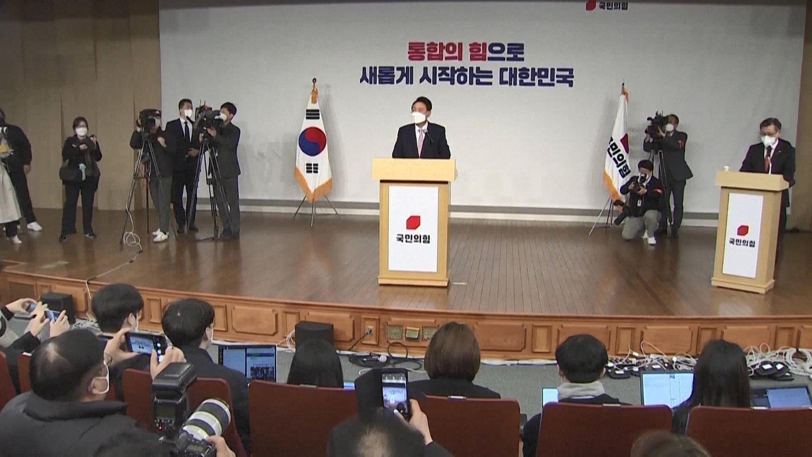 韩国总统支持率下降 50岁群体对其最不满