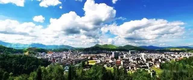 周宁滴水岩看古朴典雅的鱼溪